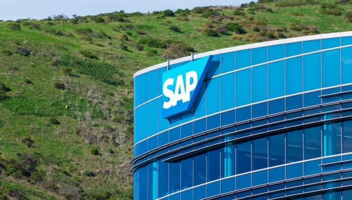 Corte de gastos na SAP: o que a priorização radical em IA ensina para sua operação